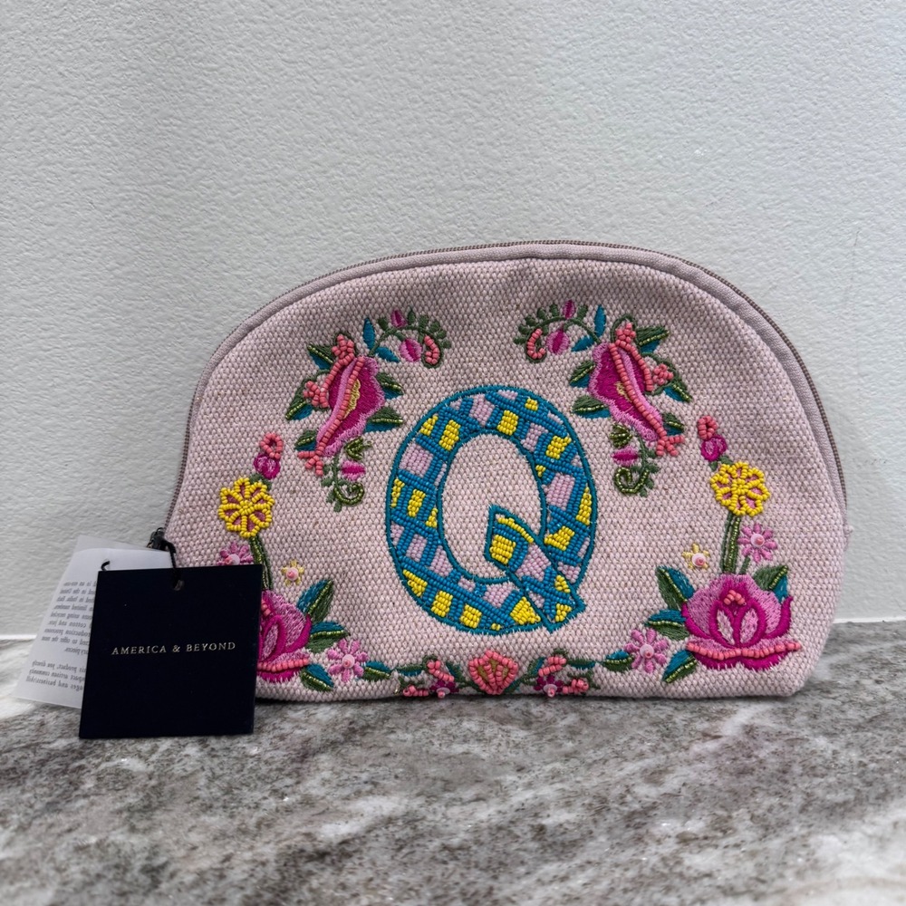 America & Beyond Beaded Initial Q Floral Makeup Bag Pink Woven Cosmetic Pouch